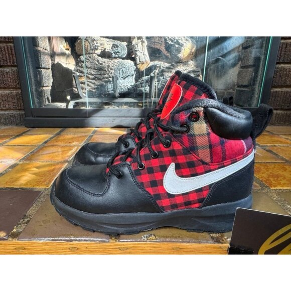 Youth 2y Nike Manoa SE Black Habanero Hiking Snow Boots AR1704-001 - Picture 5 of 9